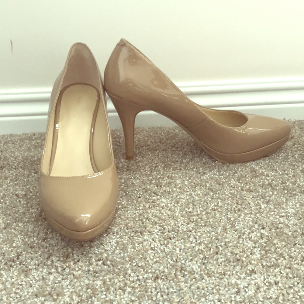Nine West patent nude heels - worn once in box!